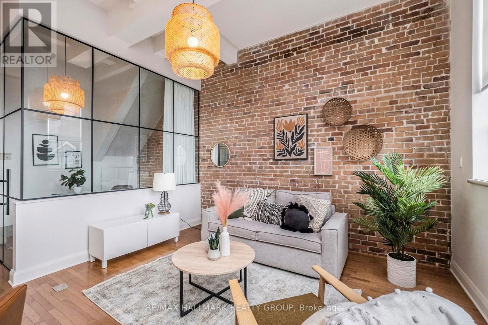 201 - 19 MELROSE AVENUE Image 6