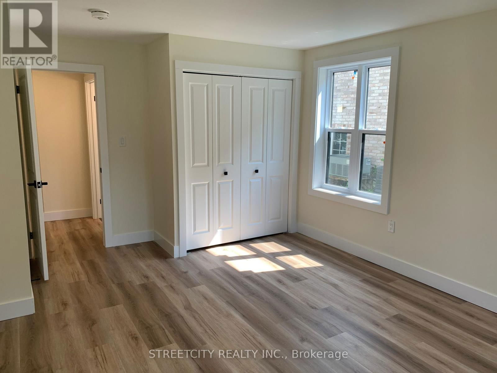 481 GOLD STREET Image 15