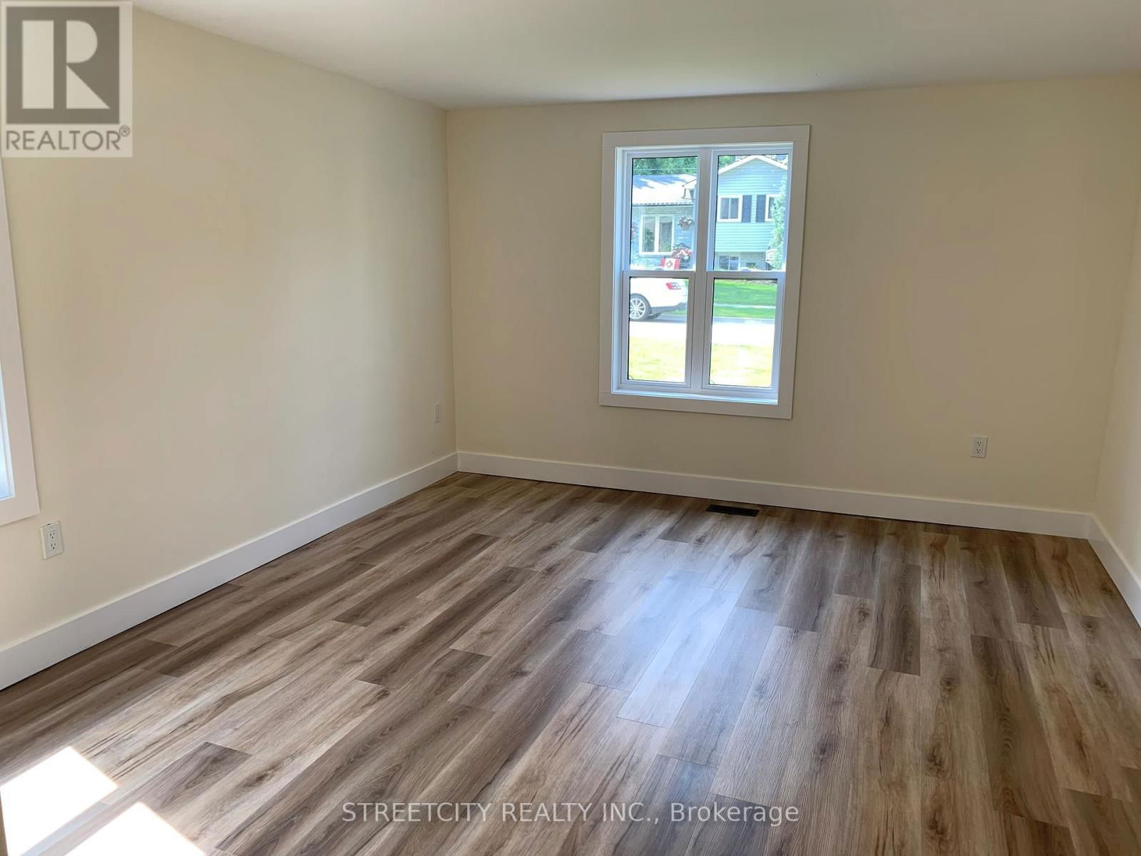 481 GOLD STREET Image 16