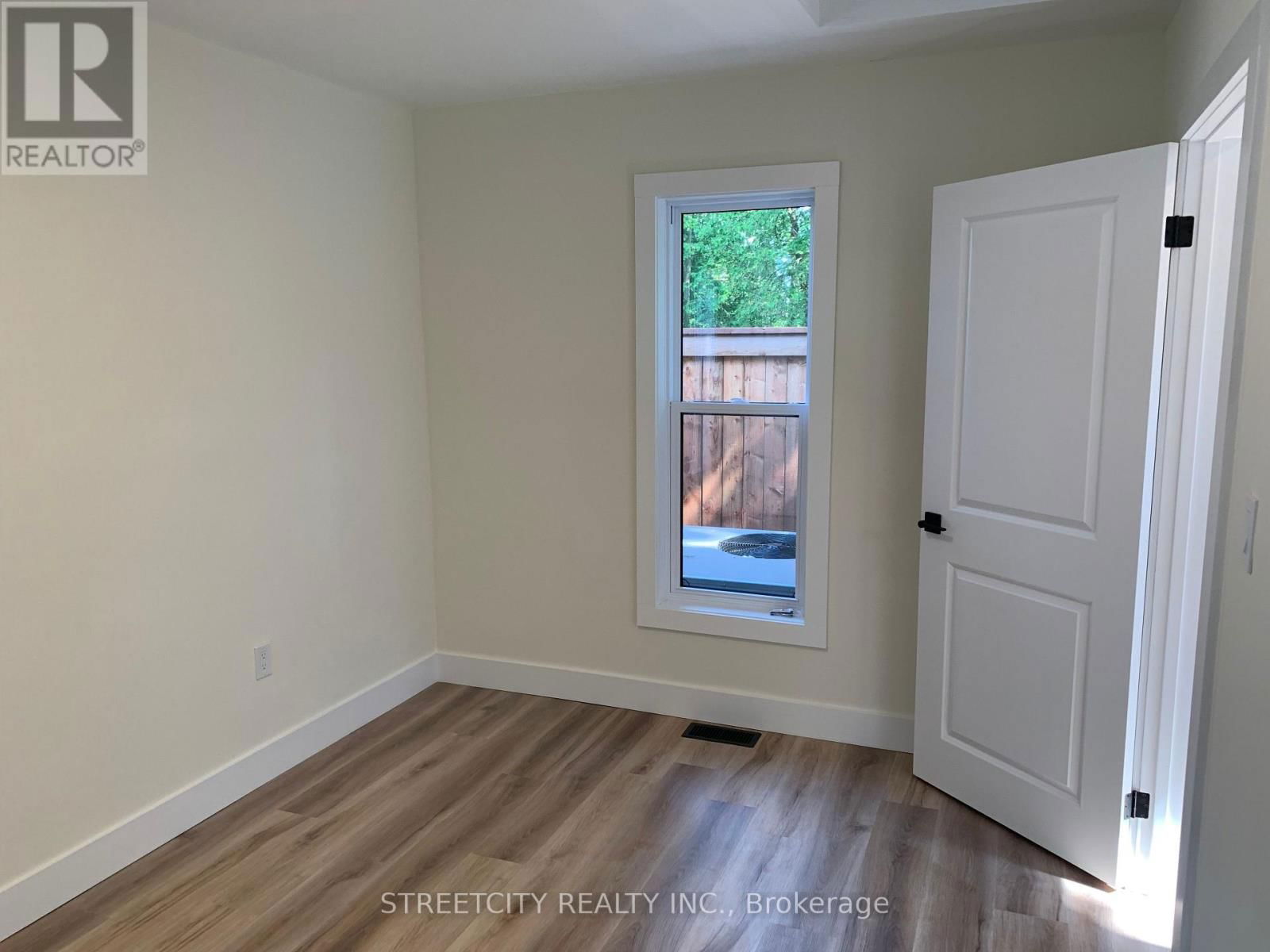 481 GOLD STREET Image 19