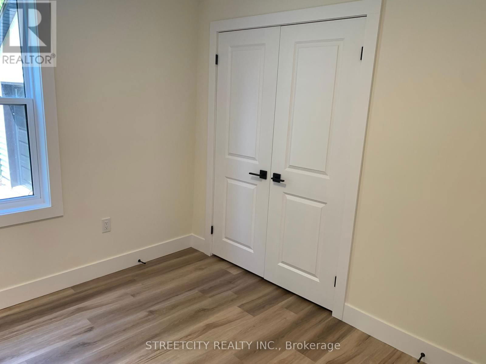 481 GOLD STREET Image 21