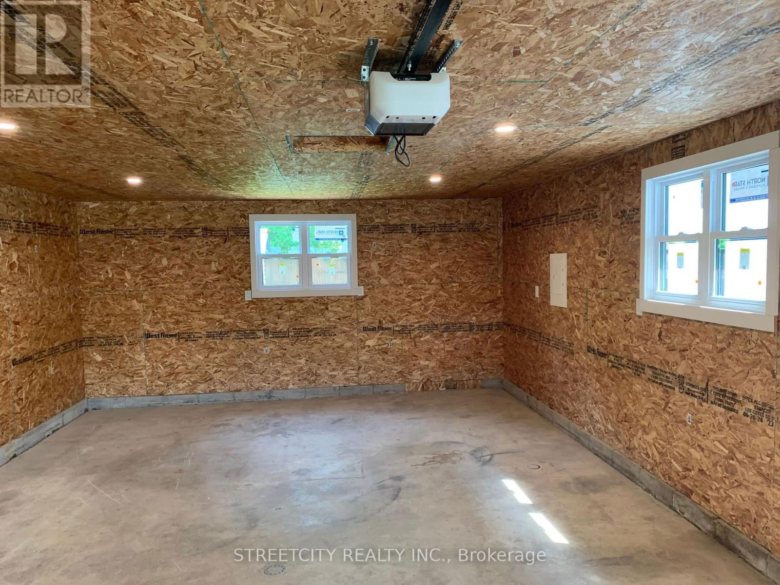 481 GOLD STREET Image 24