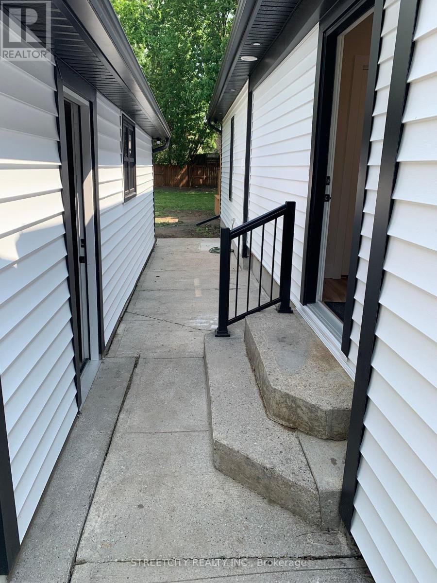 481 GOLD STREET Image 28