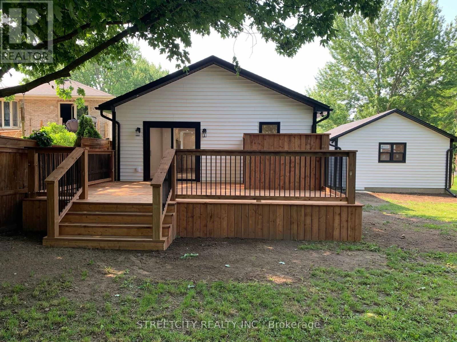 481 GOLD STREET Image 31