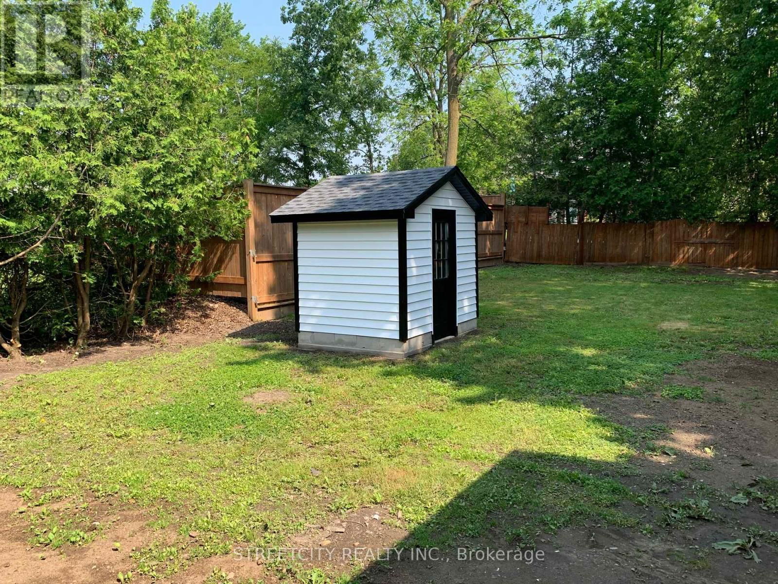 481 GOLD STREET Image 35