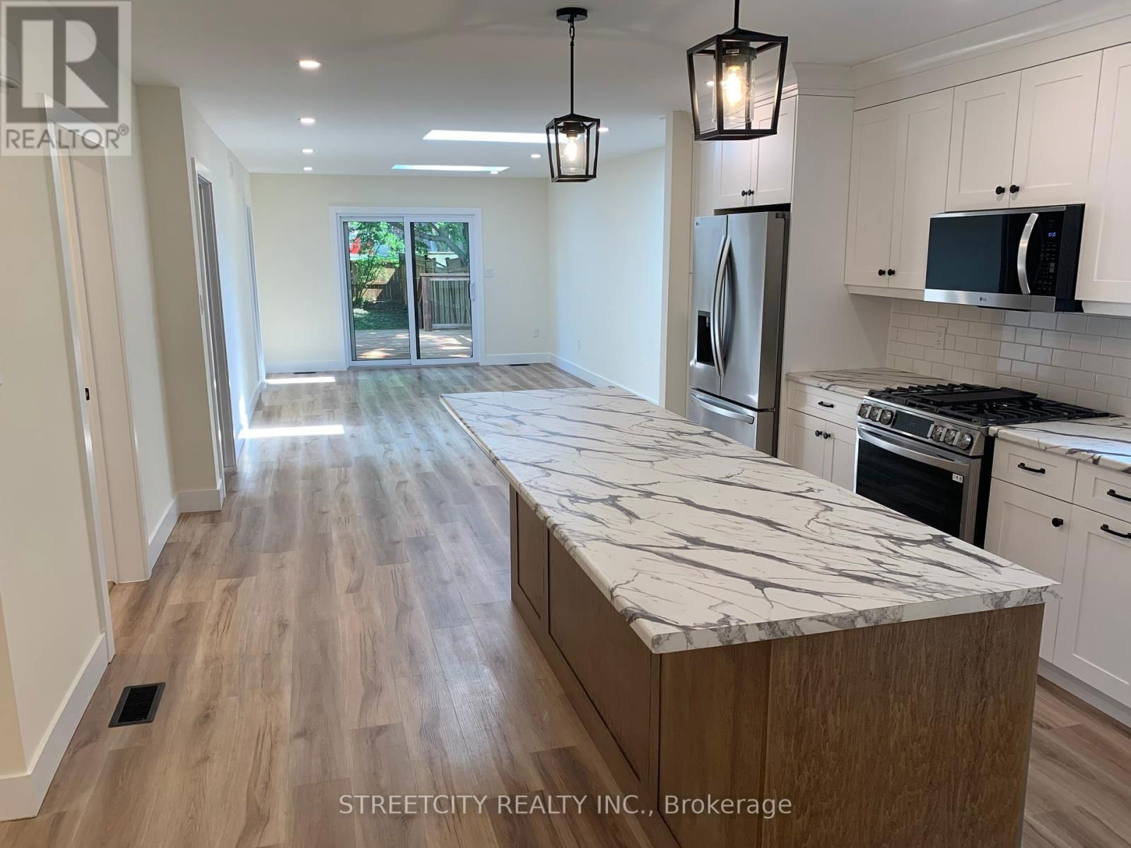 481 GOLD STREET Image 5