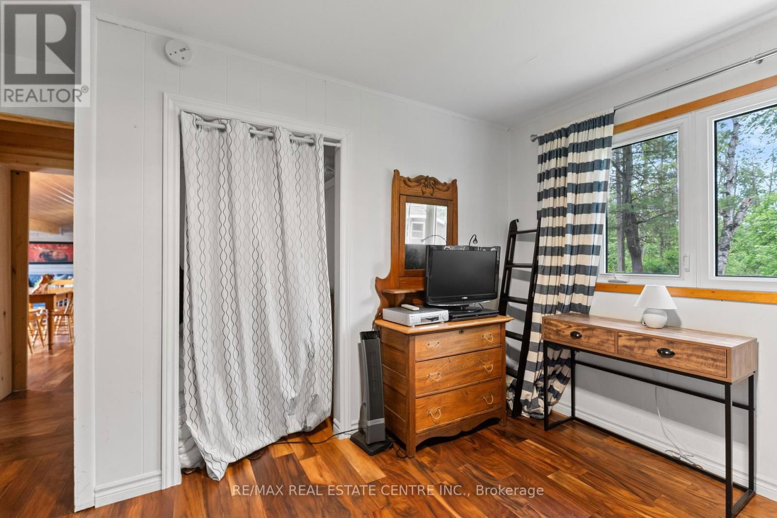 3012 GREENWOOD LANE Image 25