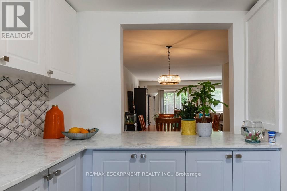1 - 31 MOSS BOULEVARD Image 11
