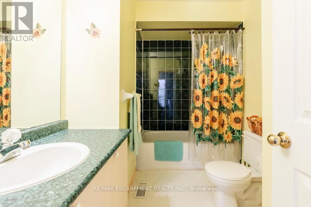 1 - 31 MOSS BOULEVARD Image 18