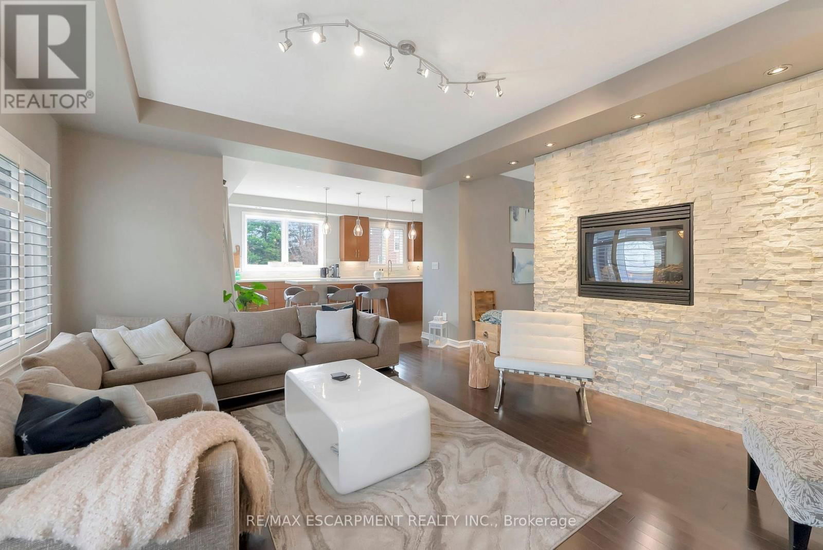 349 VALRIDGE DRIVE Image 13