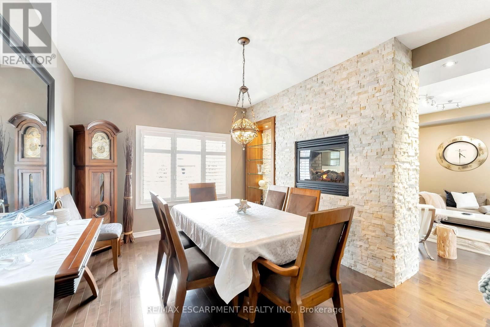 349 VALRIDGE DRIVE Image 14