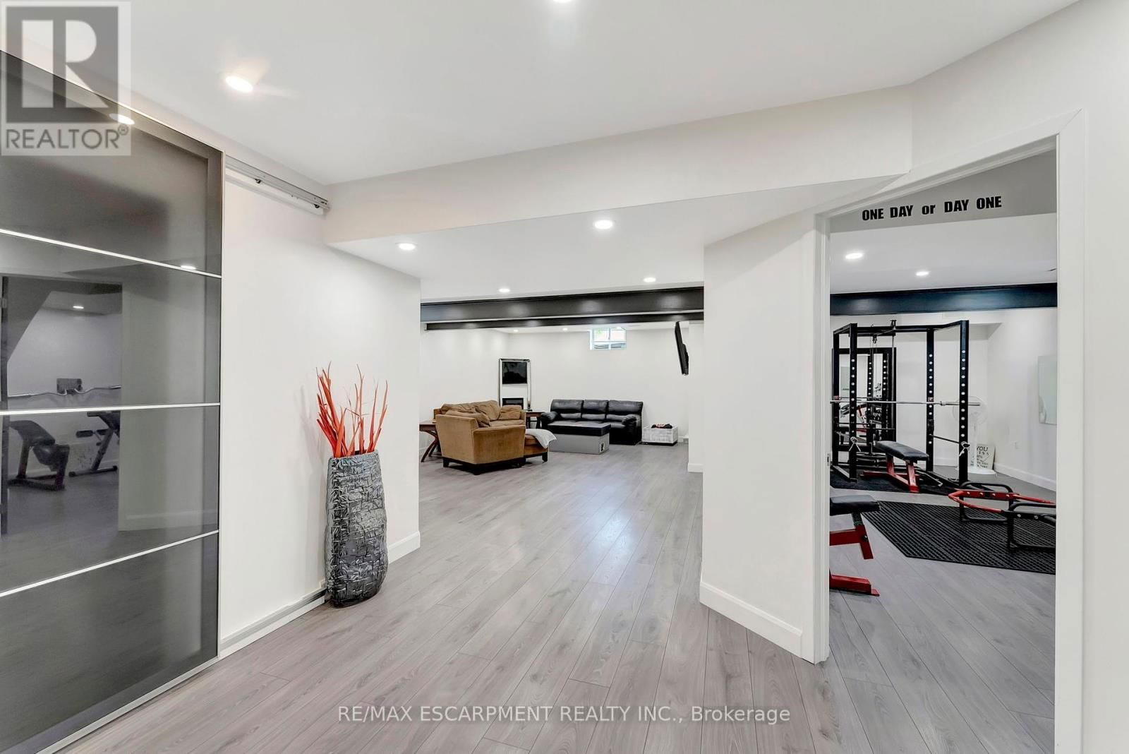 349 VALRIDGE DRIVE Image 26