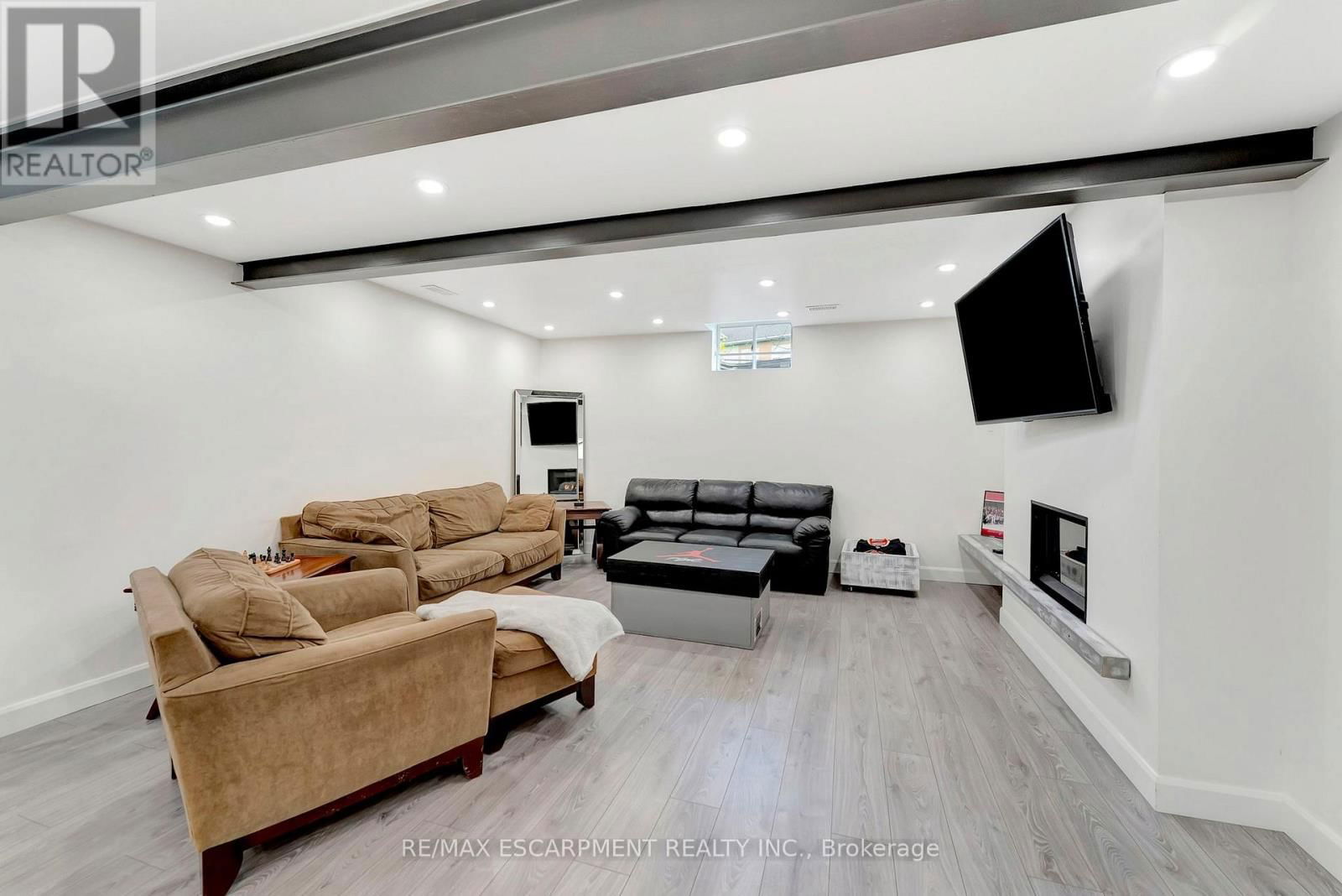 349 VALRIDGE DRIVE Image 27