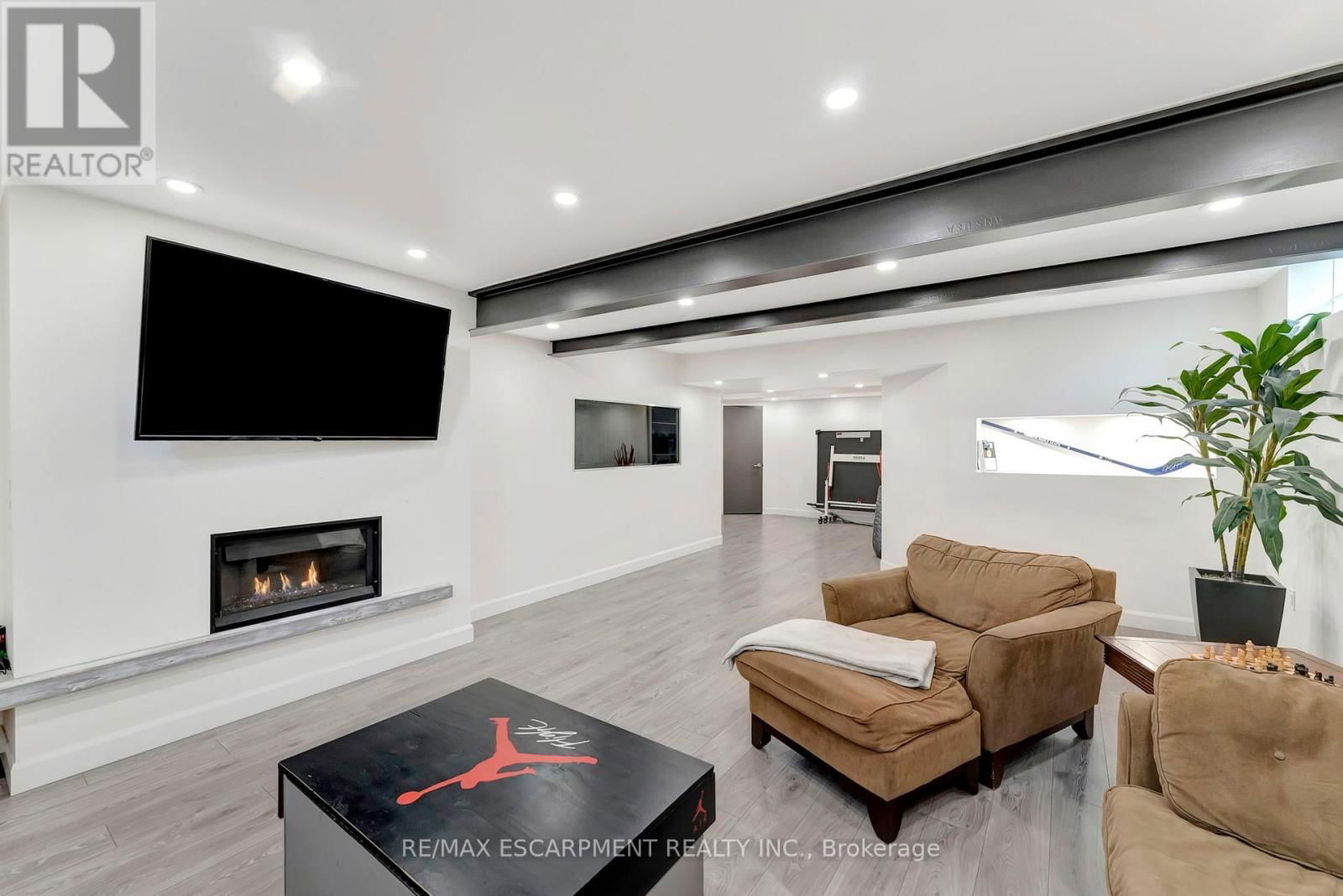 349 VALRIDGE DRIVE Image 28