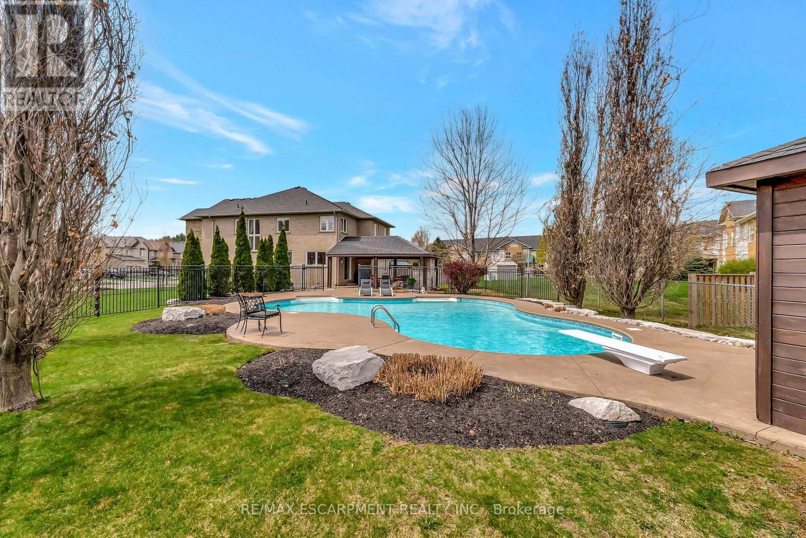 349 VALRIDGE DRIVE Image 36