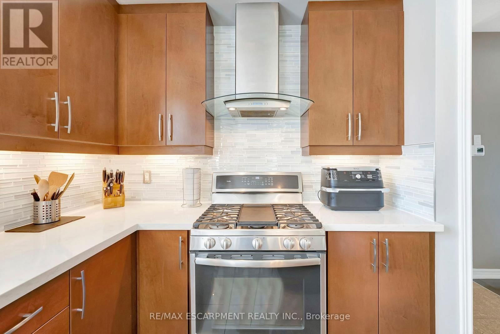 349 VALRIDGE DRIVE Image 9