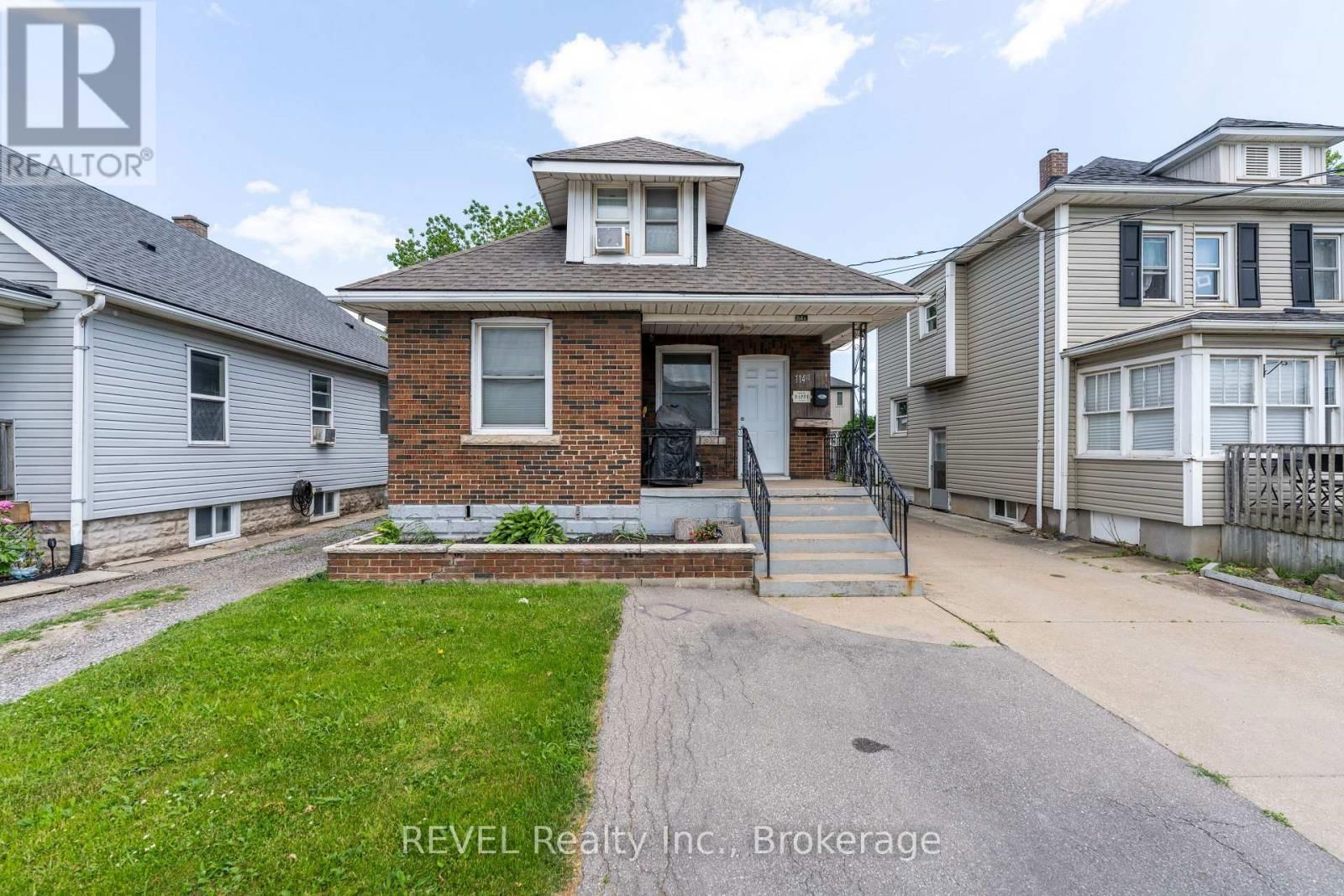 114 1/2 PINE STREET SOUTH Image 1