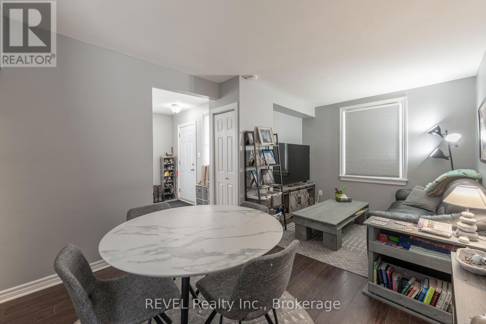 114 1/2 PINE STREET SOUTH Image 15
