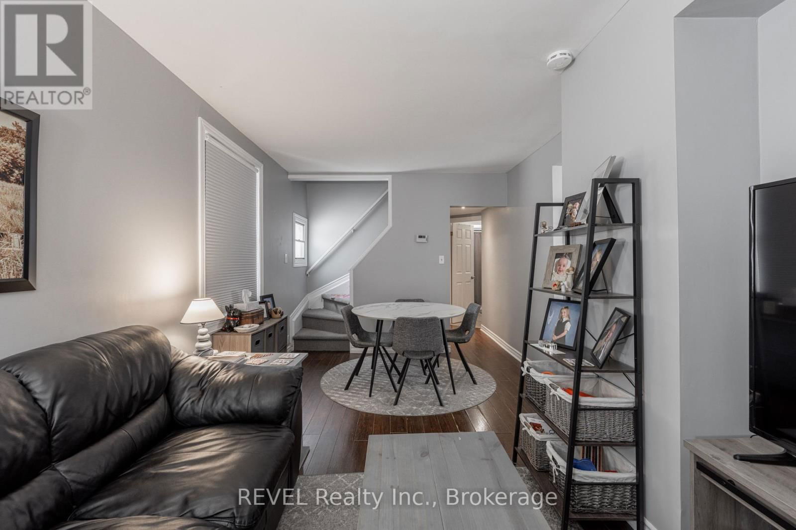 114 1/2 PINE STREET SOUTH Image 16