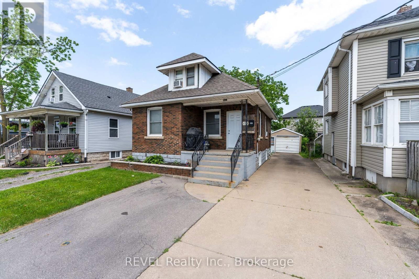 114 1/2 PINE STREET SOUTH Image 2