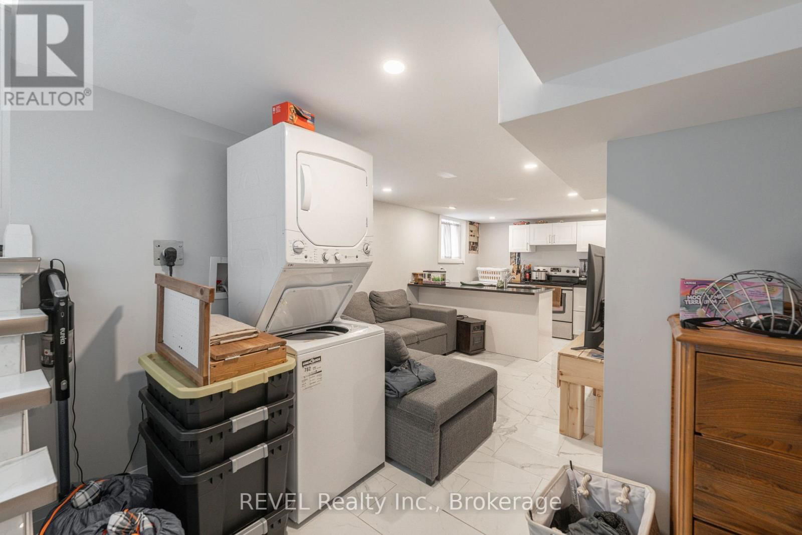 114 1/2 PINE STREET SOUTH Image 35