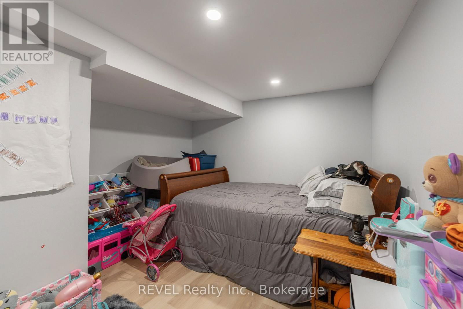 114 1/2 PINE STREET SOUTH Image 39