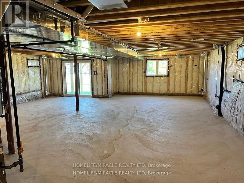 1004 TRAILSVIEW AVENUE Image 33