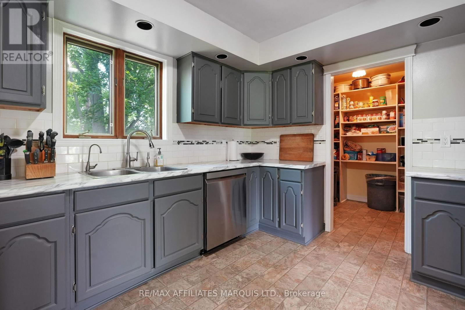 18467 ANDRE AVENUE Image 21