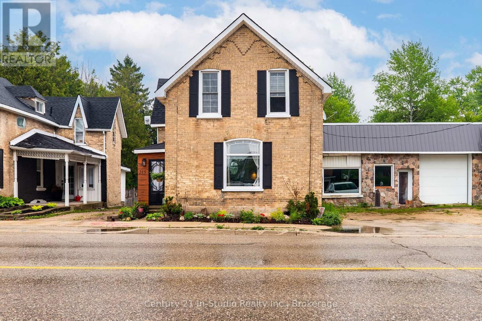 215 GARAFRAXA STREET Image 1
