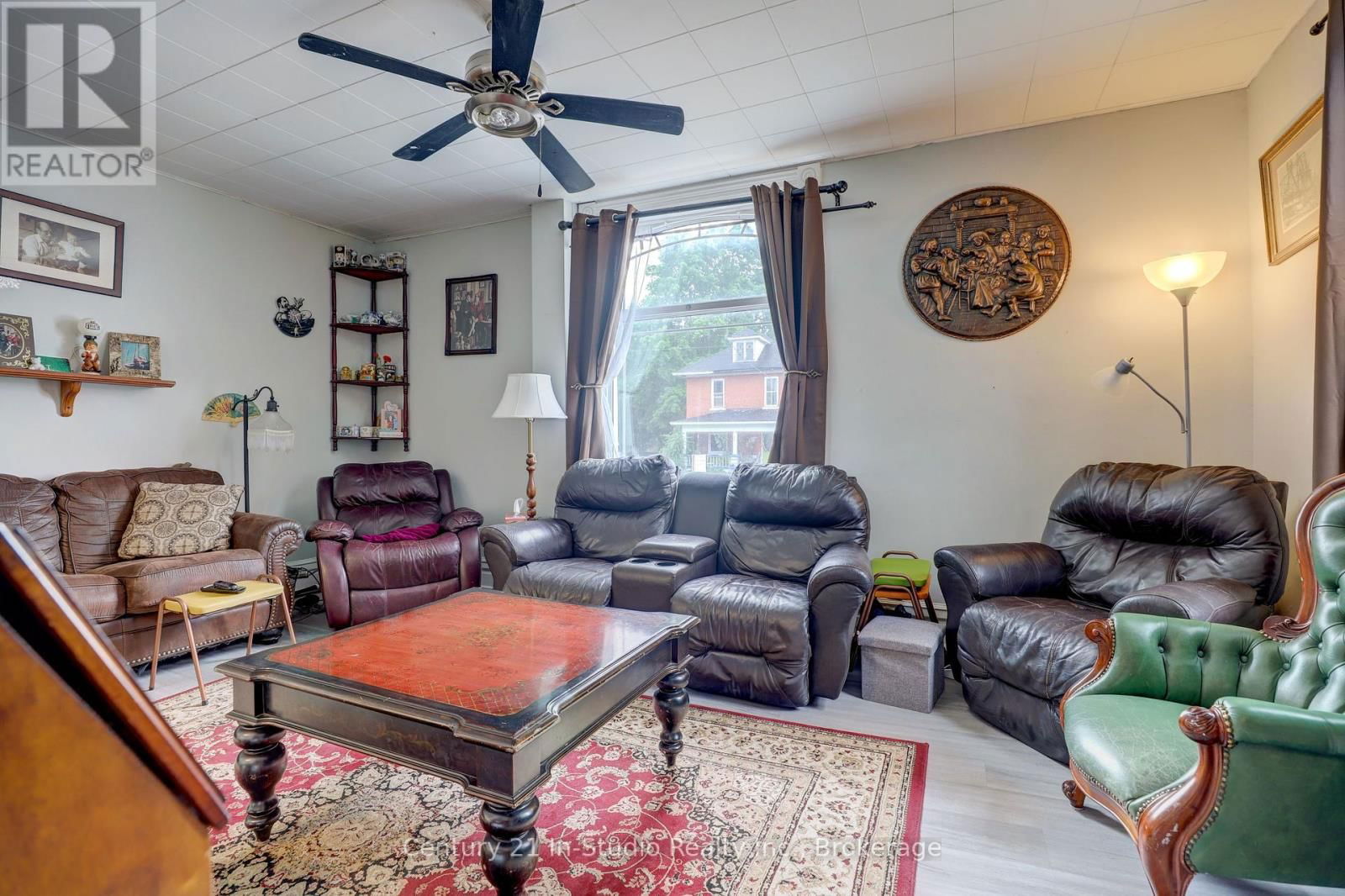 215 GARAFRAXA STREET Image 10