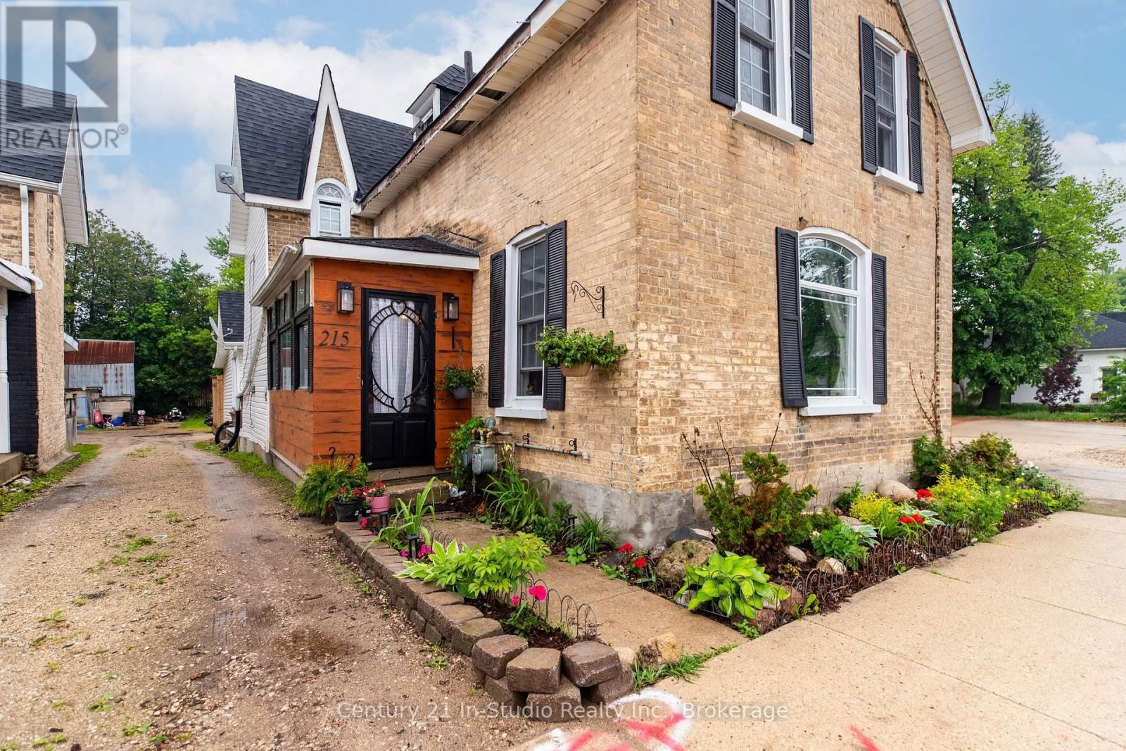 215 GARAFRAXA STREET Image 3