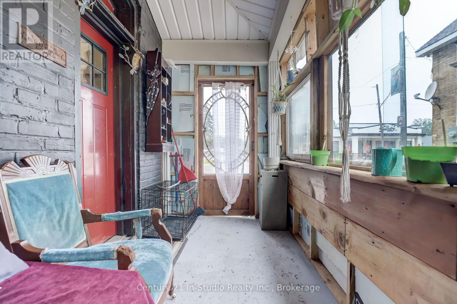 215 GARAFRAXA STREET Image 8