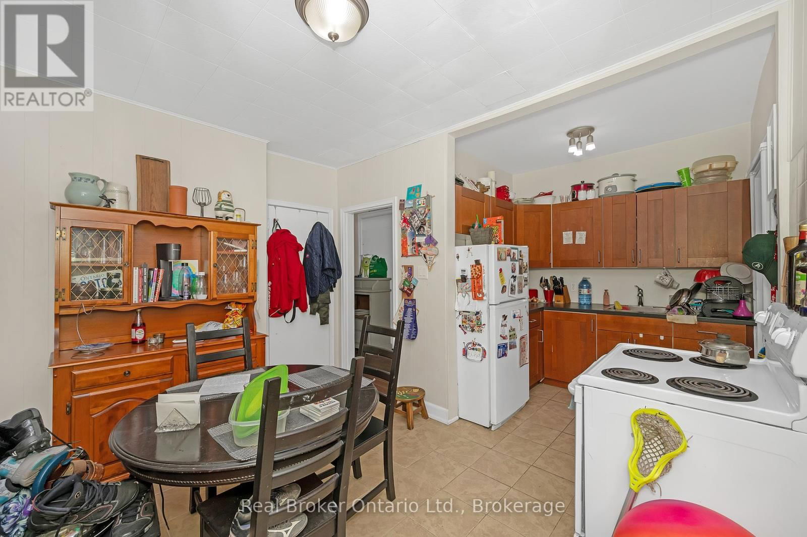 117 FAIRLEIGH AVENUE SOUTH Image 21