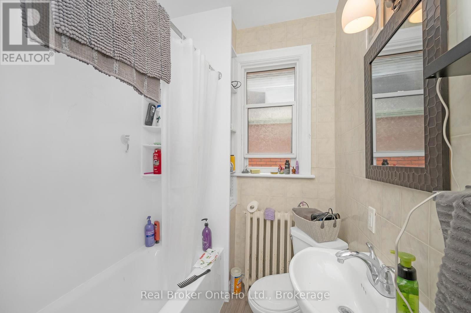 117 FAIRLEIGH AVENUE SOUTH Image 23