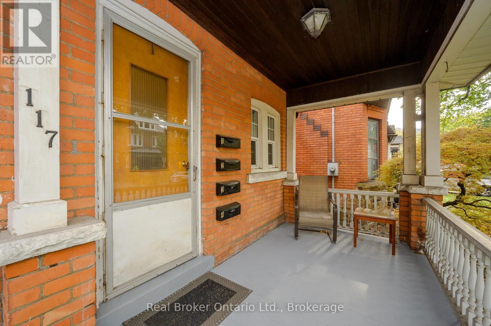 117 FAIRLEIGH AVENUE SOUTH Image 3