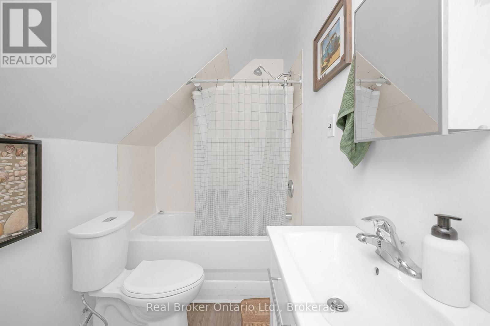 117 FAIRLEIGH AVENUE SOUTH Image 30