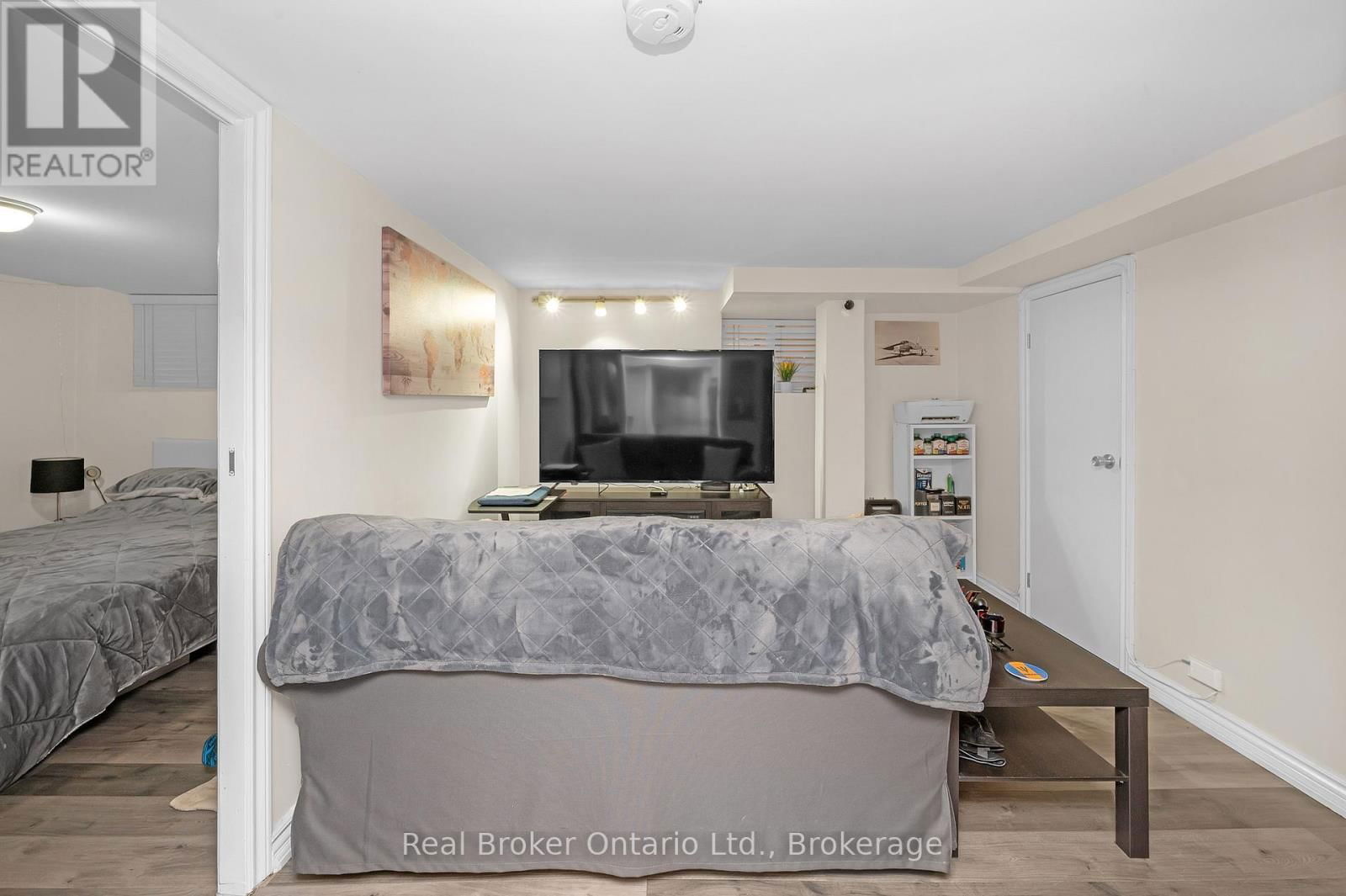117 FAIRLEIGH AVENUE SOUTH Image 33