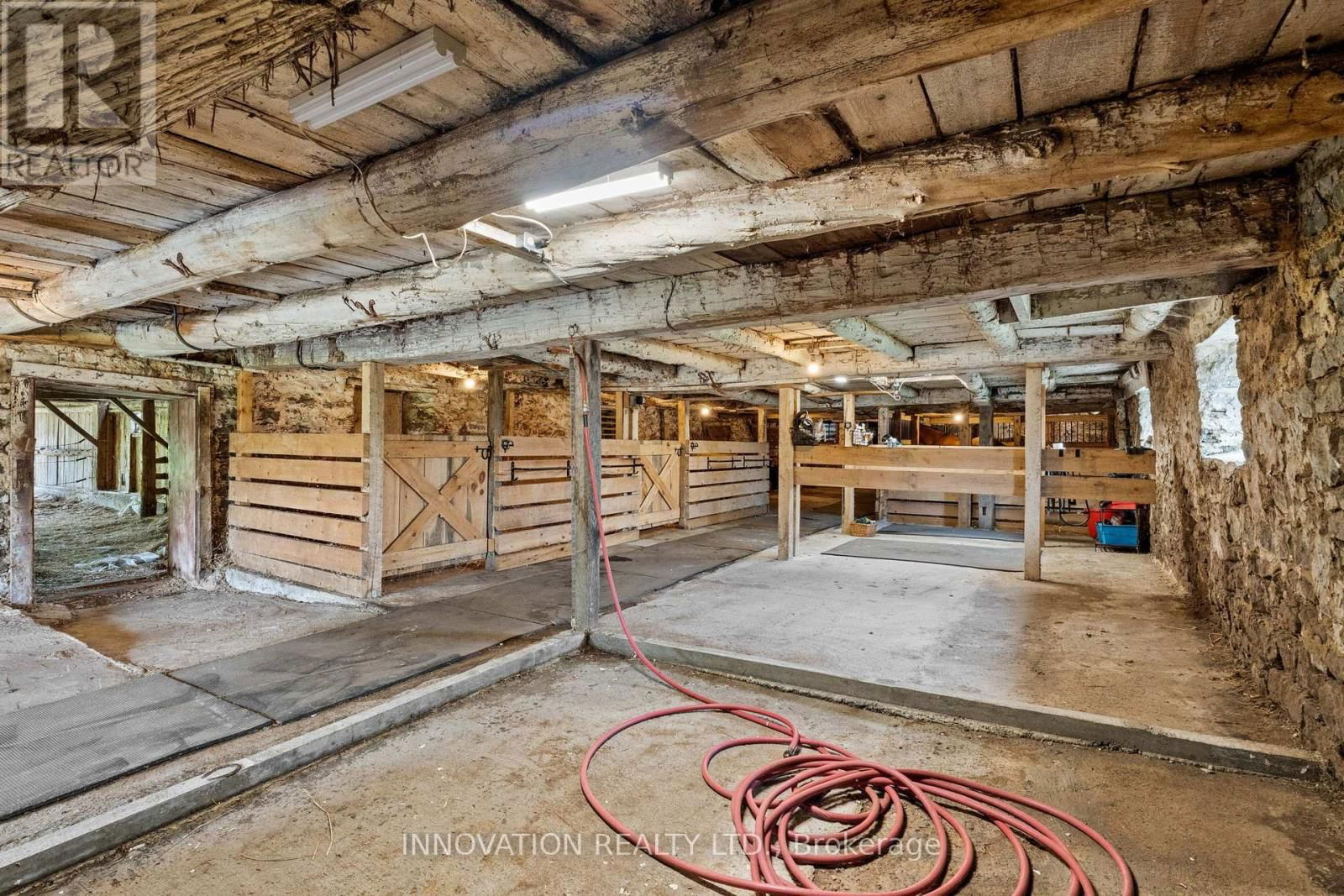 9501 KYLE ROAD Image 32