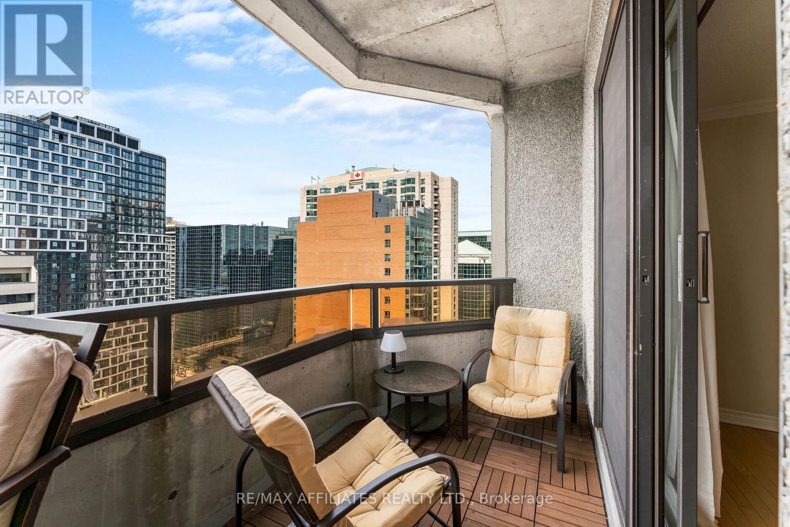 PH-2301 - 470 LAURIER AVENUE WEST Image 15
