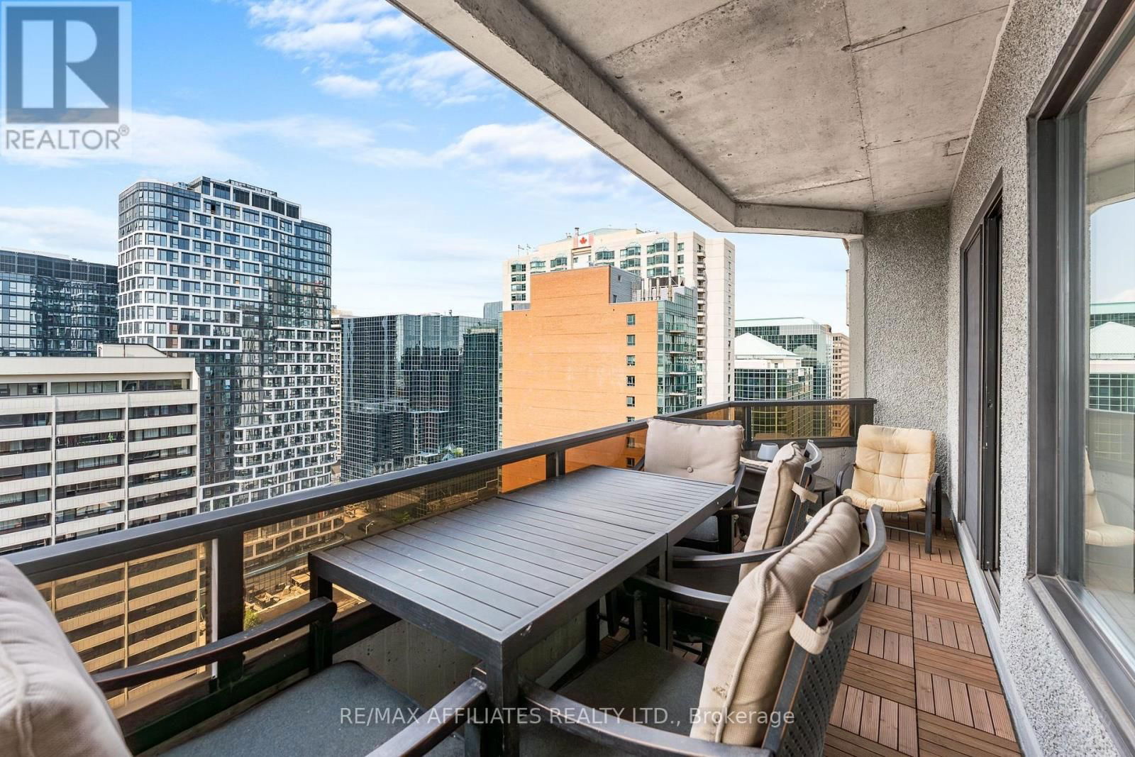 PH-2301 - 470 LAURIER AVENUE WEST Image 17