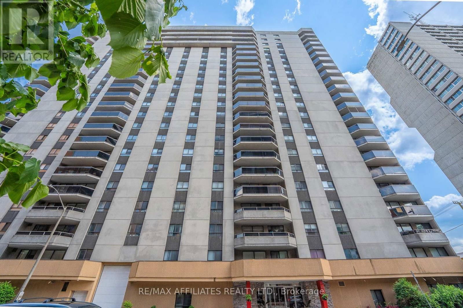 PH-2301 - 470 LAURIER AVENUE WEST Image 2