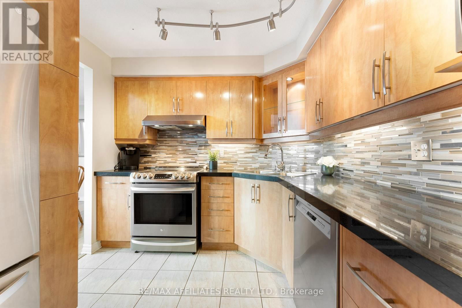 PH-2301 - 470 LAURIER AVENUE WEST Image 22