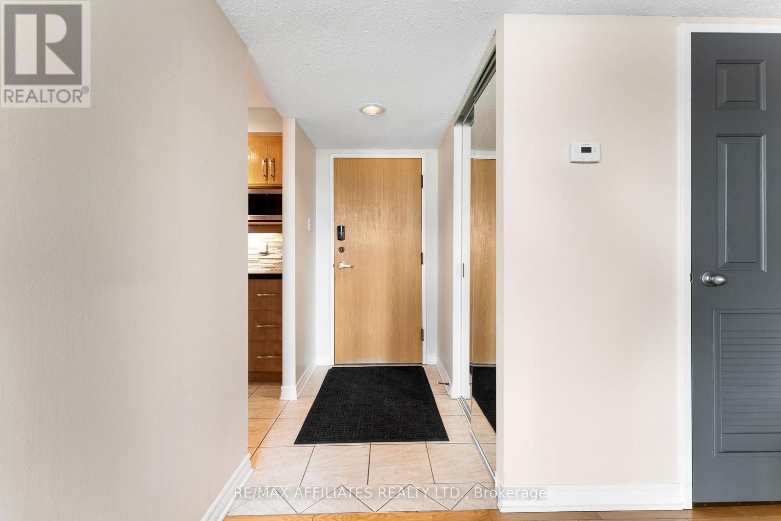 PH-2301 - 470 LAURIER AVENUE WEST Image 4