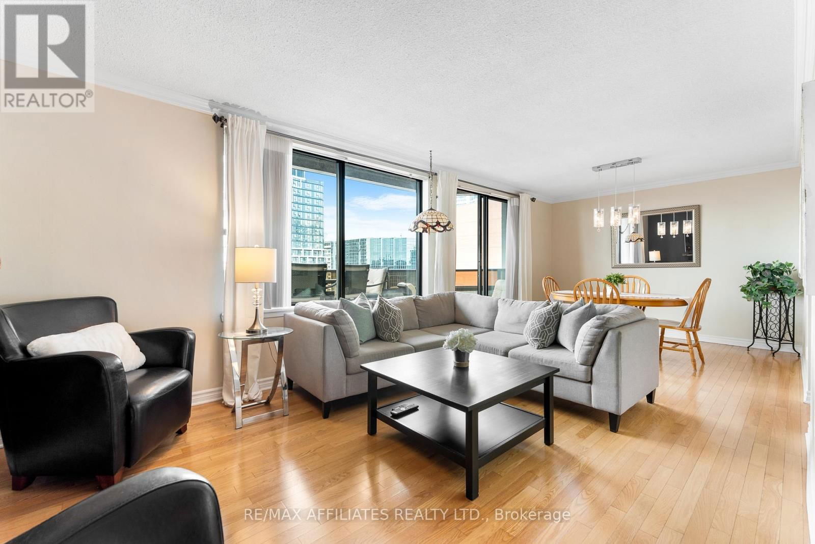 PH-2301 - 470 LAURIER AVENUE WEST Image 6