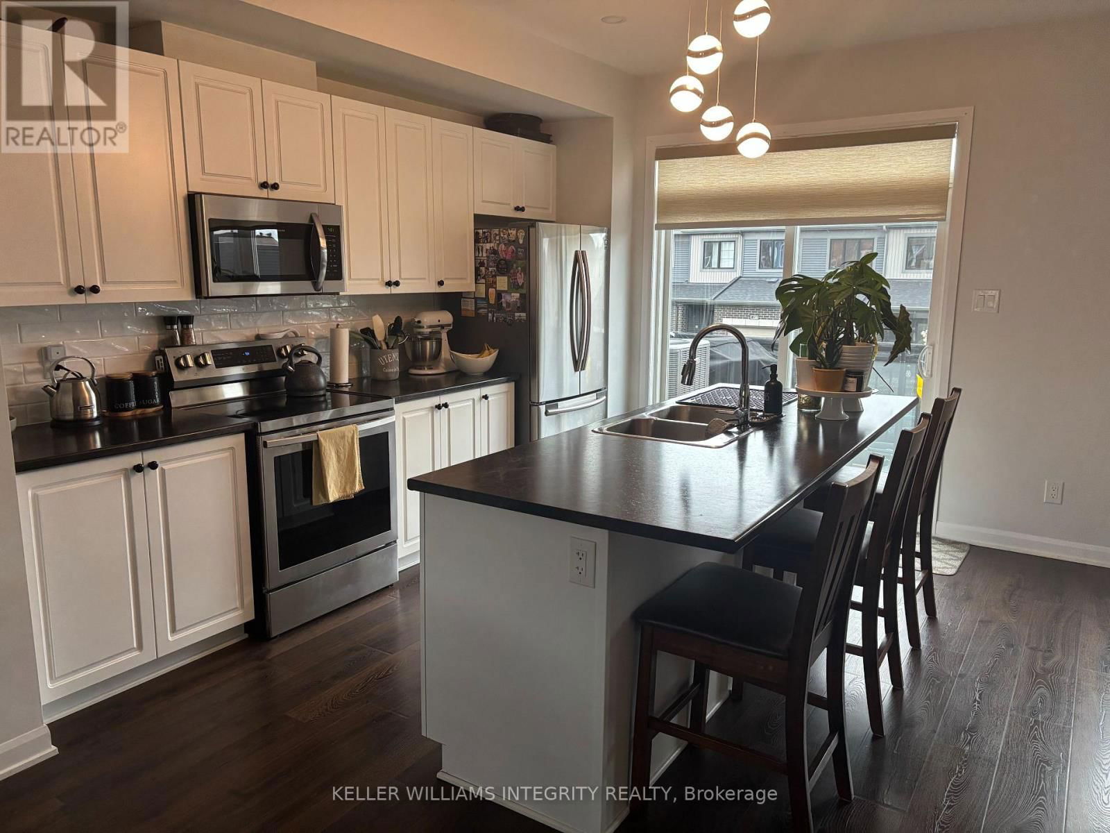 1101 SPEEDVALE COURT Image 3