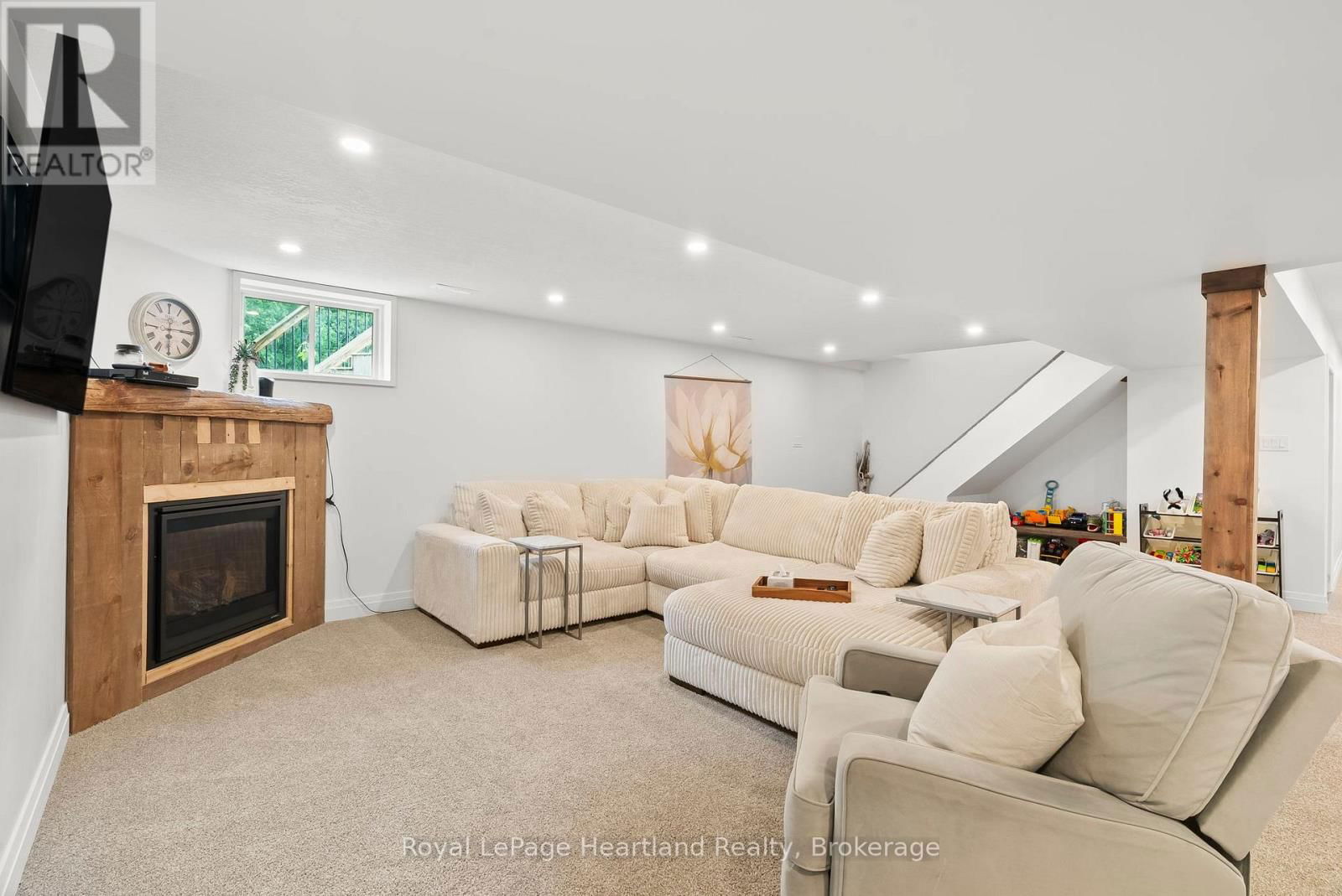 9629 AYTON ROAD Image 33