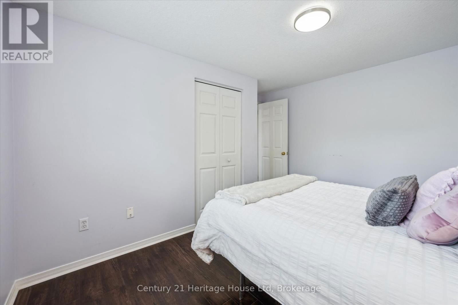 128 MILSON CRESCENT Image 24