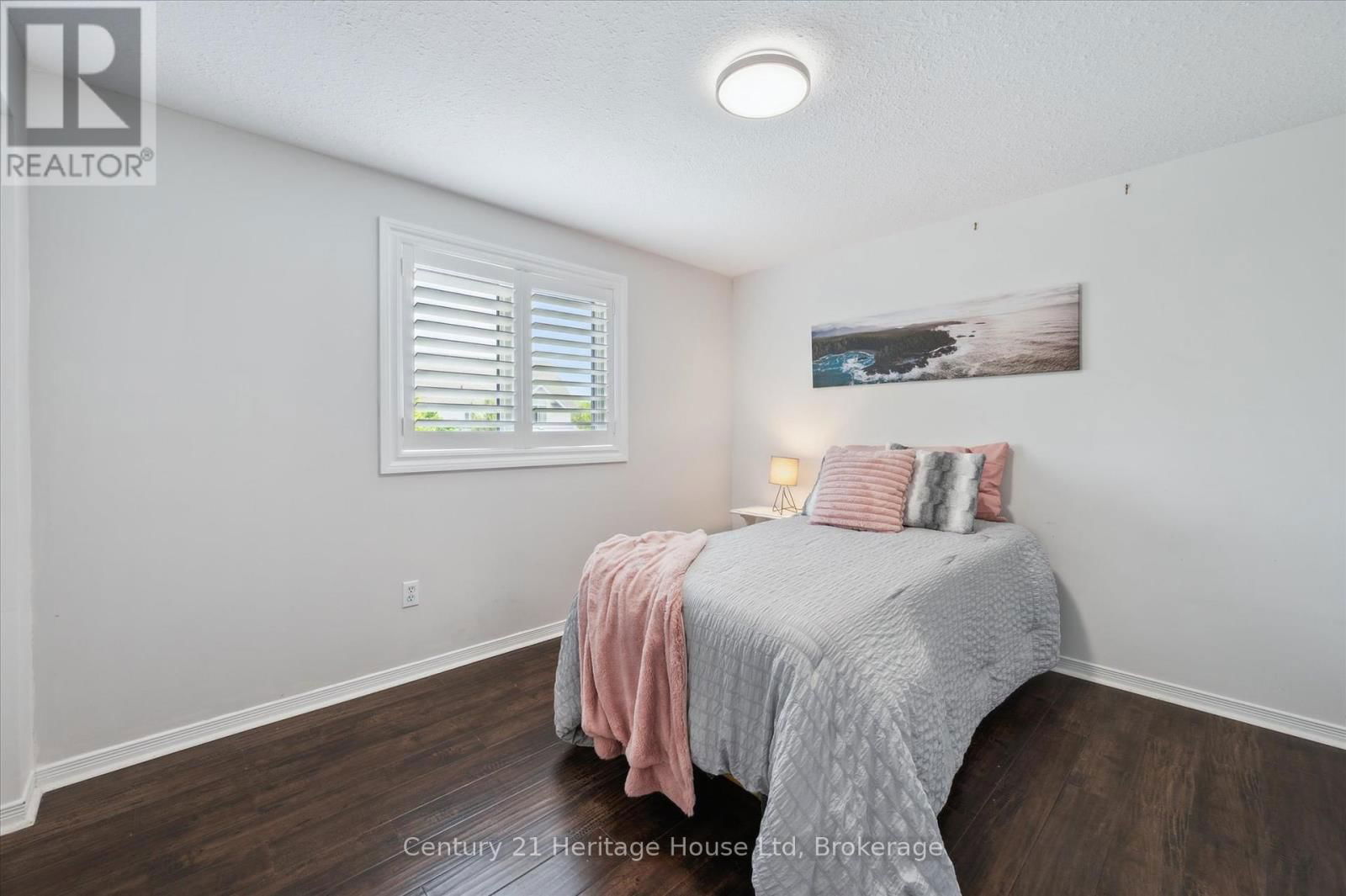 128 MILSON CRESCENT Image 25