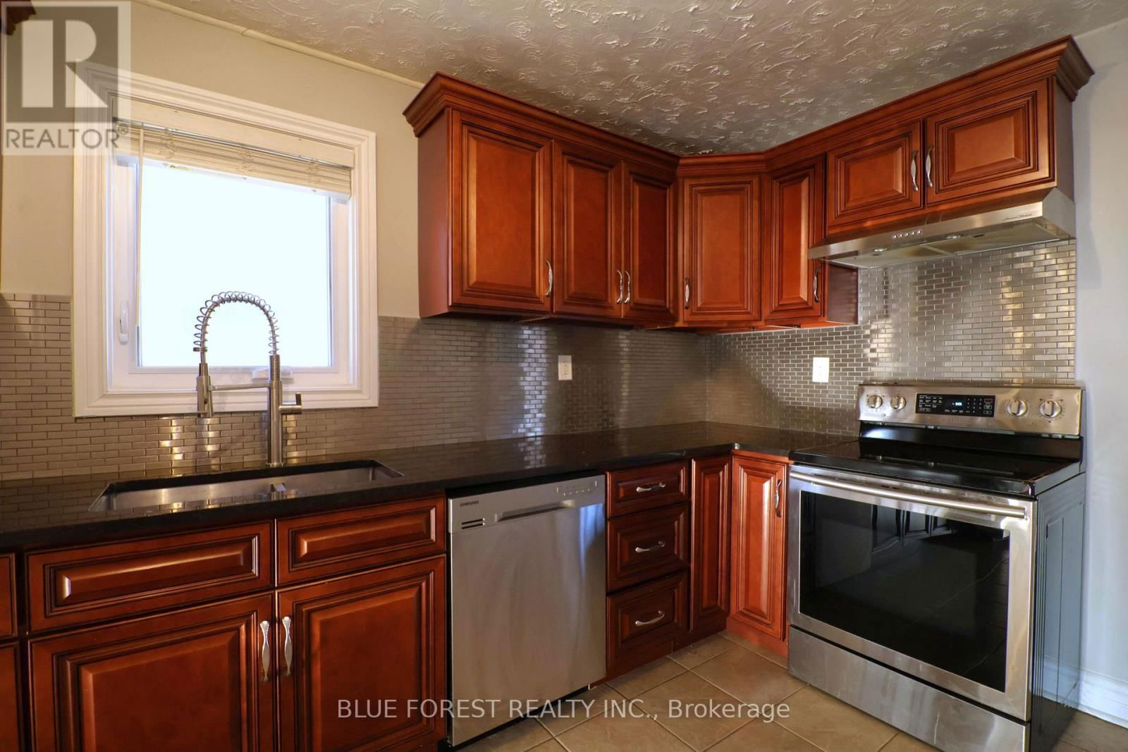 294 WHARNCLIFFE ROAD SOUTH Image 8