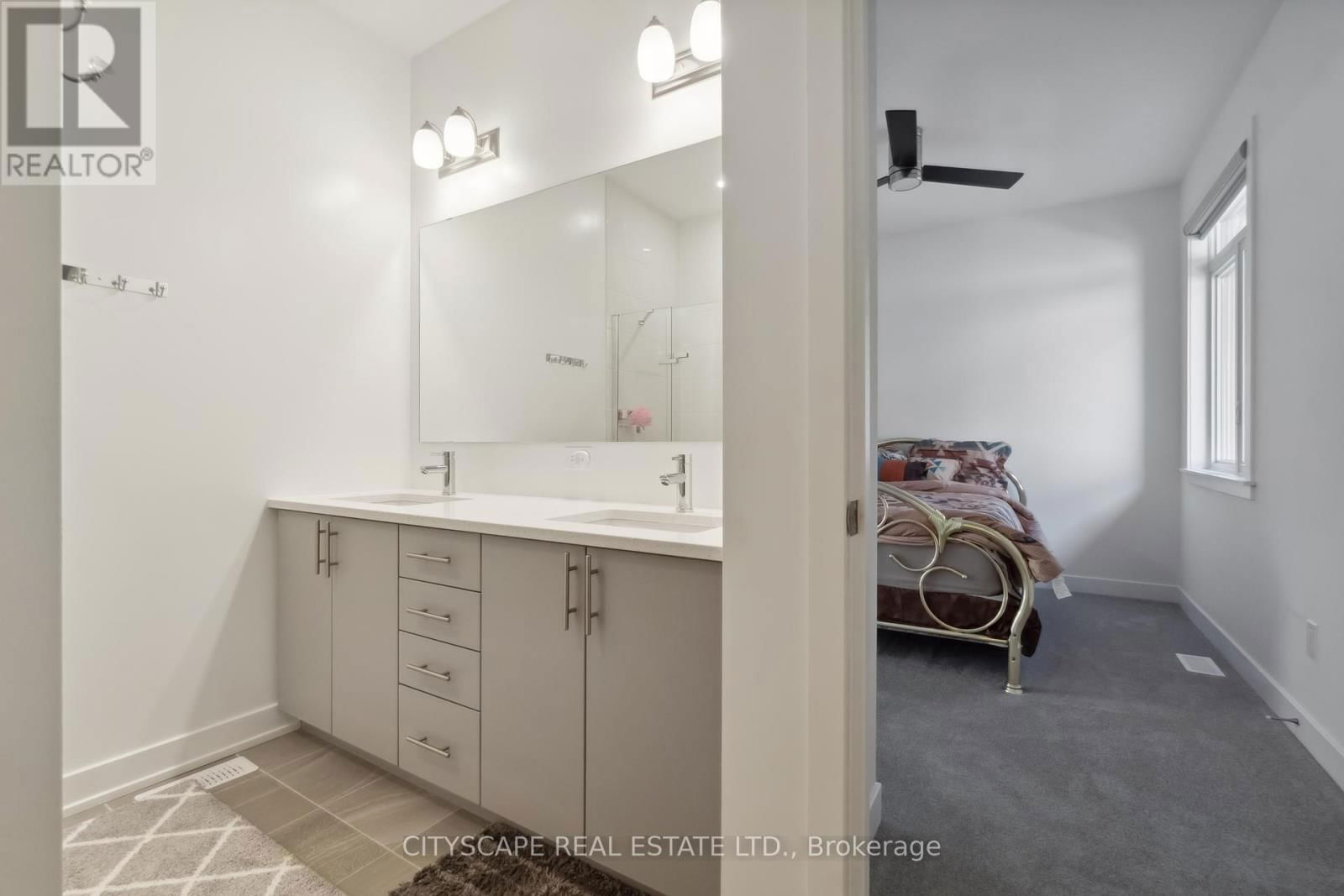 617 KENABEEK TERRACE Image 27